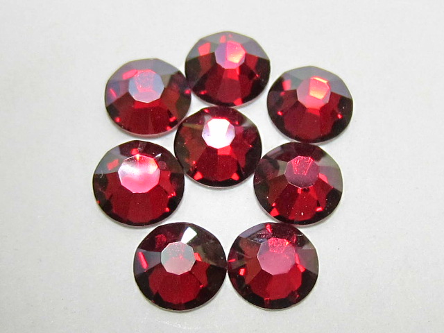 75 pcs. 20ss LIGHT SIAM IRIS MIST (maxima) FLATBACK PRECIOSA Rhinestones